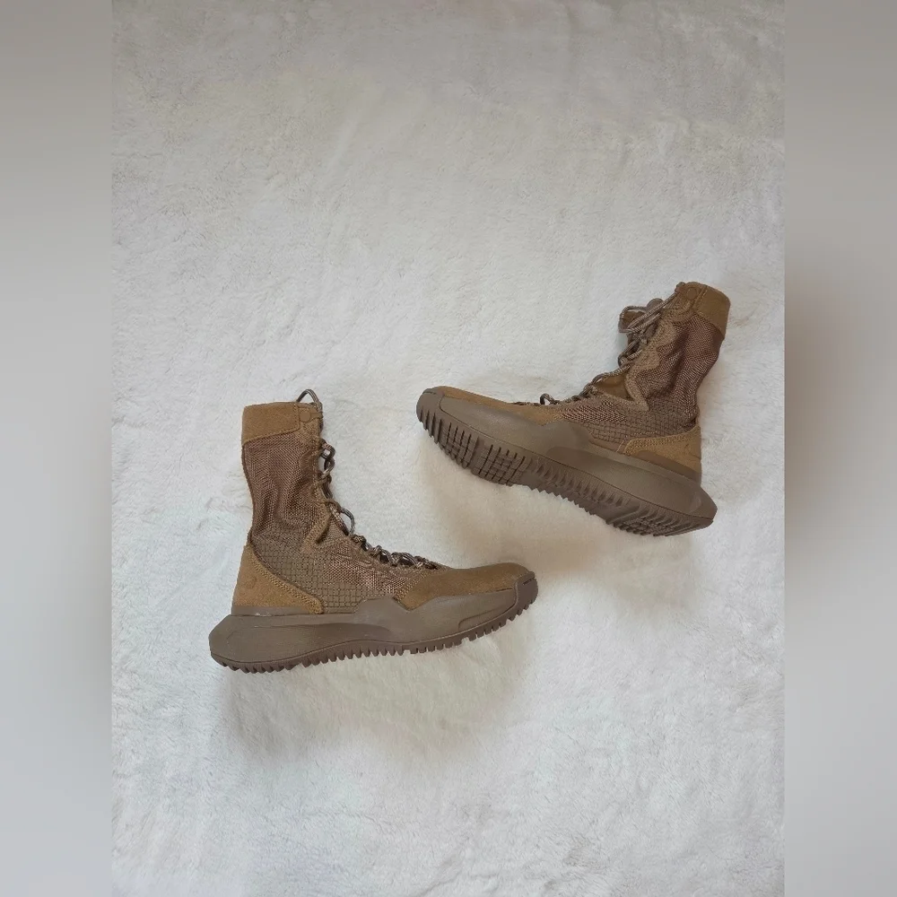 Nike SFB B2 Tactical Boots Coyote – Size 4 Men, New